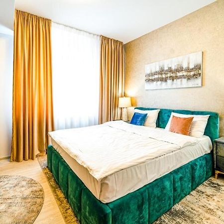 Pink Velvet Rk Ghimbav Apartman Kültér fotó
