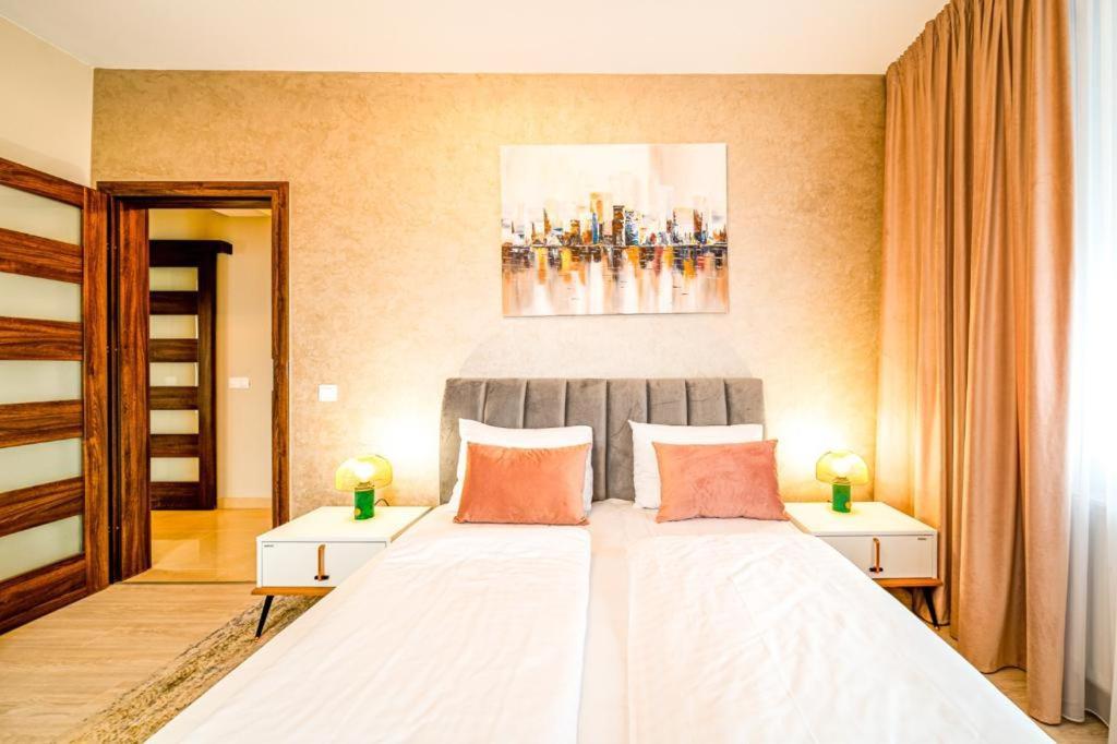 Pink Velvet Rk Ghimbav Apartman Kültér fotó